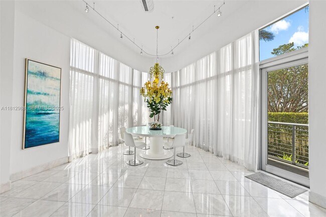 2001 Meridian Ave in Miami Beach, FL - Building Photo - Building Photo