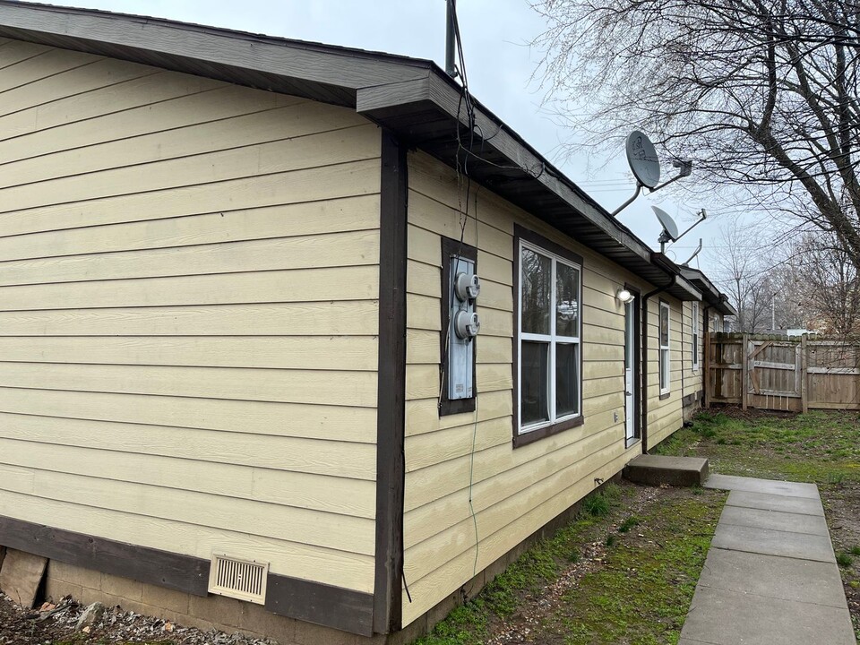 1607 N Grant Ave in Springfield, MO - Building Photo
