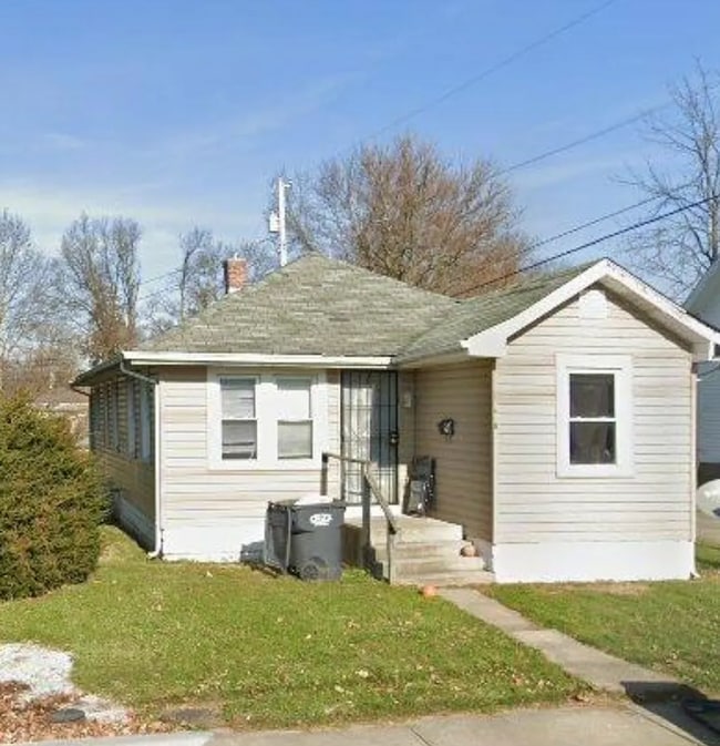 property at 618 W 22nd St