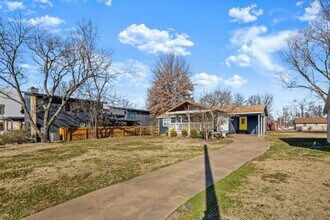 907 SE 5th St in Bentonville, AR - Building Photo - Building Photo
