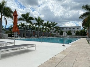 6455 NW 103rd Pl, Unit 303 in Doral, FL - Building Photo - Building Photo