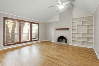 6601 Branching Oak Ct in Austin, TX - Building Photo - Building Photo