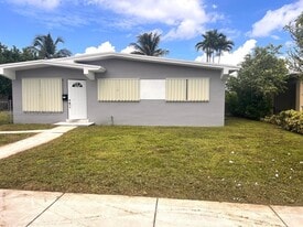 1575 W 53rd St in Hialeah, FL - Building Photo