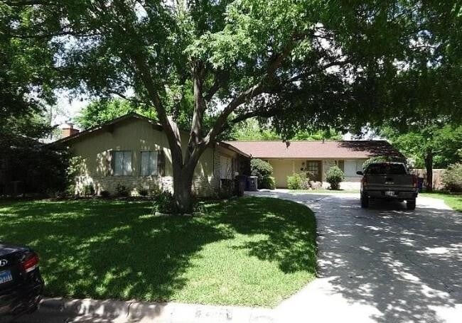 2102 Pompton Dr