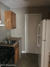 1401 Meeks St in Dyersburg, TN - Building Photo - Building Photo