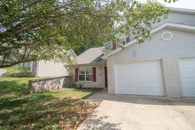 property at 5567-5569-5569 Pinehurst Ln