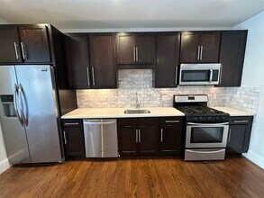 263 W 2nd St, Unit 3 in Boston, MA - Building Photo - Building Photo