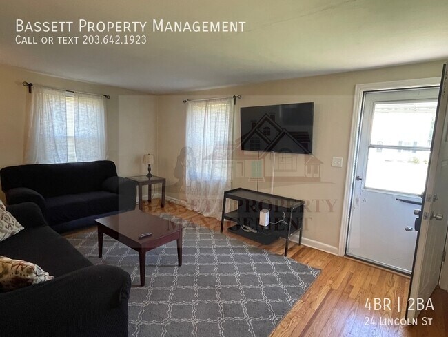 24 Lincoln St in North Haven, CT - Building Photo - Building Photo