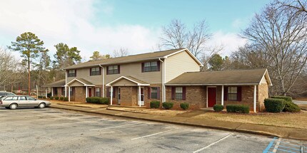 Edgewood Apartments in Edgefield, SC - Building Photo - Building Photo