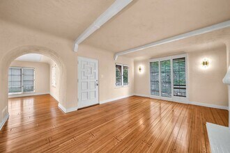 854 S Wooster St in Los Angeles, CA - Building Photo - Building Photo