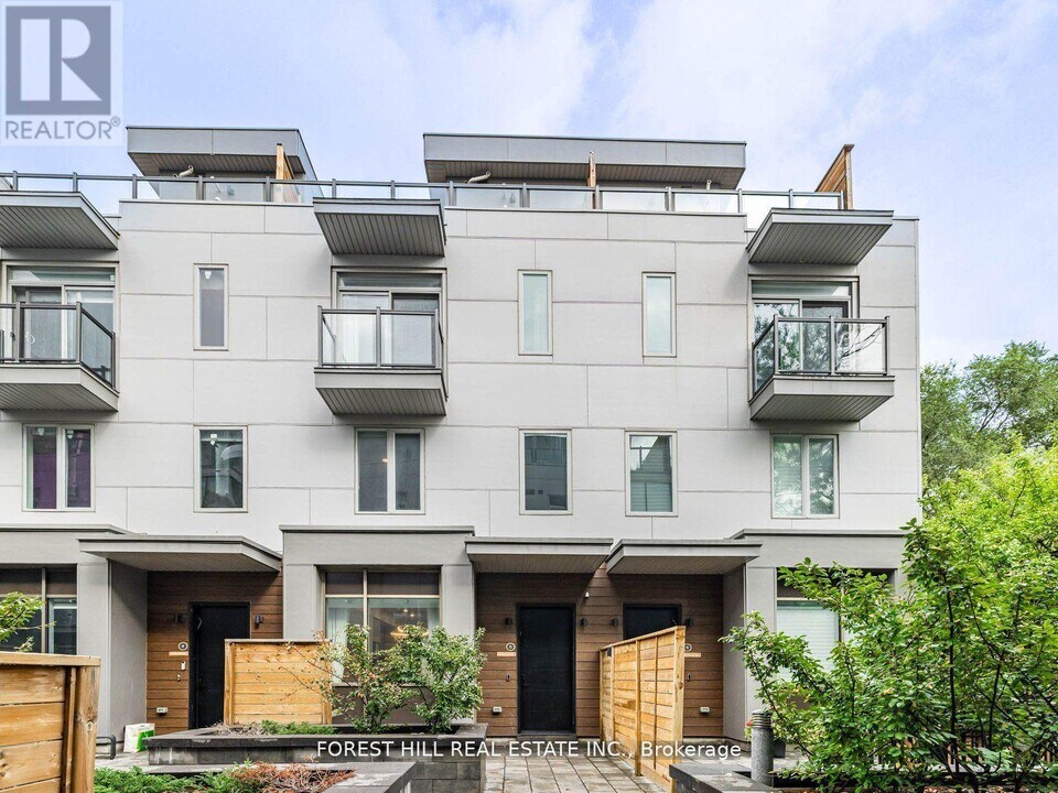 35 Dervock Crescent in Toronto, ON - Building Photo