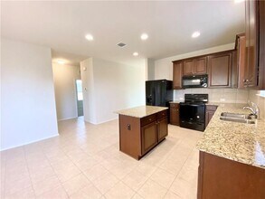 5216 Cressler Ln in Jarrell, TX - Building Photo - Building Photo