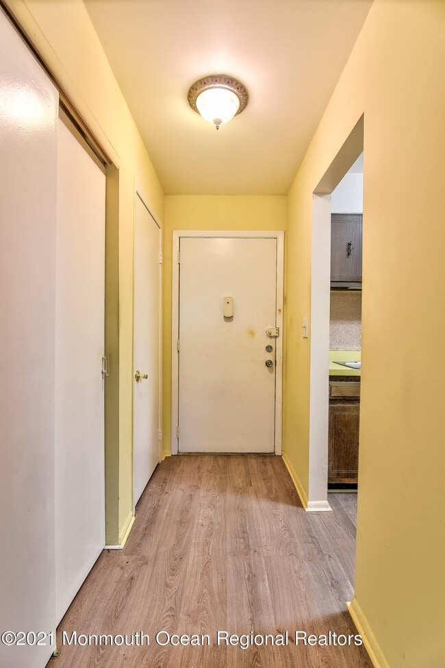 58 Amberly Dr in Englishtown, NJ - Building Photo - Building Photo
