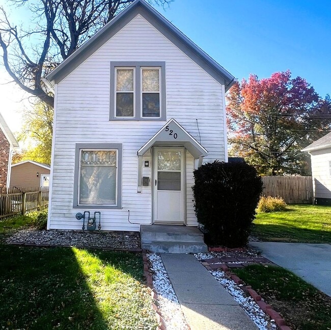 property at 520 W 5th St