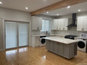 81-34 169th St in Queens, NY - Building Photo - Building Photo