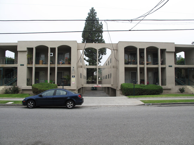 10515-10519 Western Ave in Downey, CA - Building Photo - Building Photo