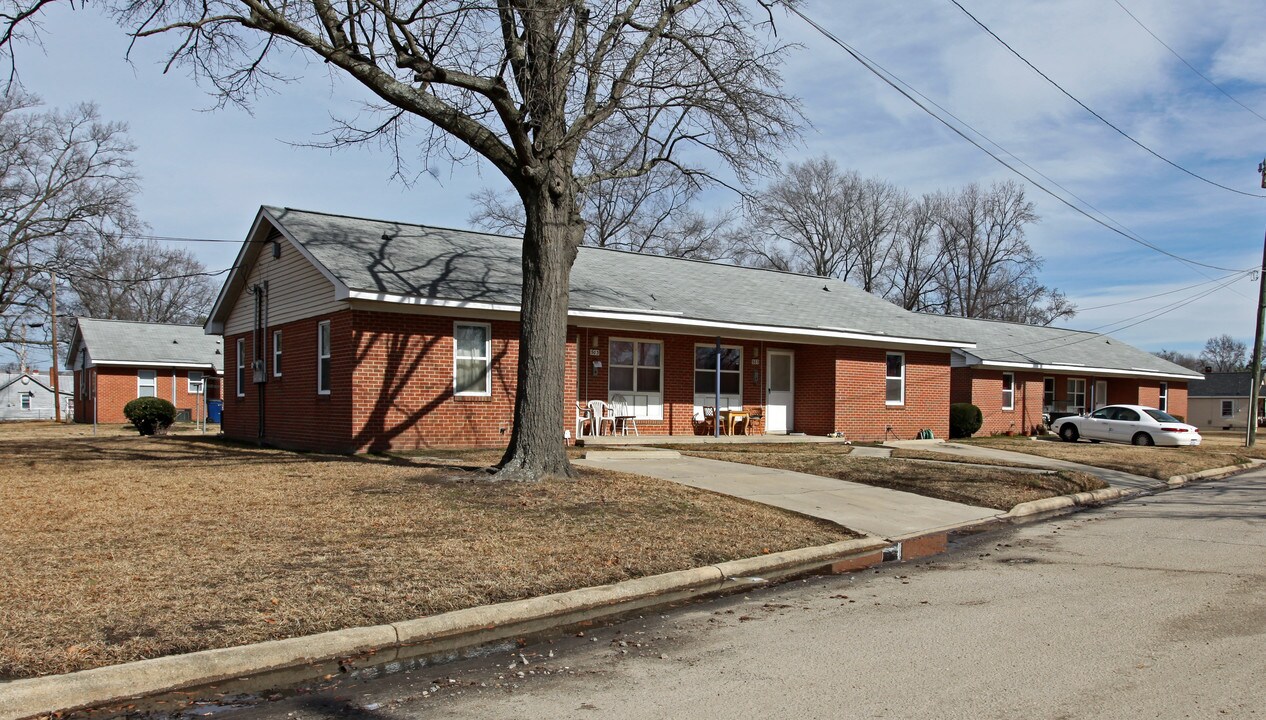 502-512 Glenn St in Smithfield, NC - Building Photo