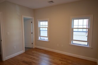 66 Allston St, Unit 2 in Boston, MA - Building Photo - Building Photo