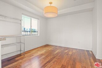 5315 Bellingham Ave in Los Angeles, CA - Building Photo - Building Photo