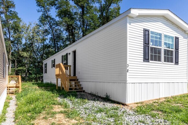 38 Cheryl Ln in West Mifflin, PA - Building Photo - Building Photo