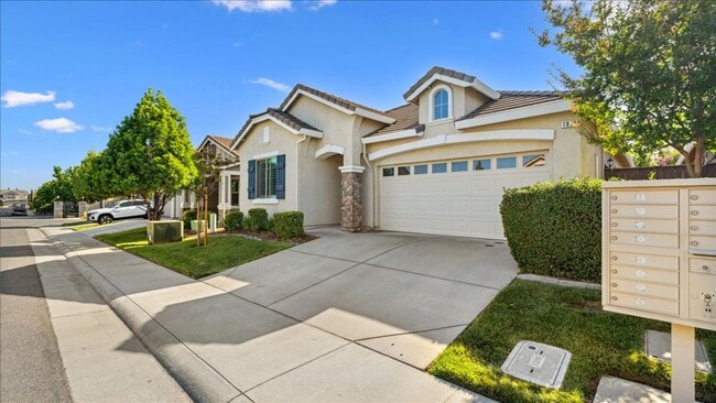 1875 Verrazona Dr in Roseville, CA - Building Photo - Building Photo
