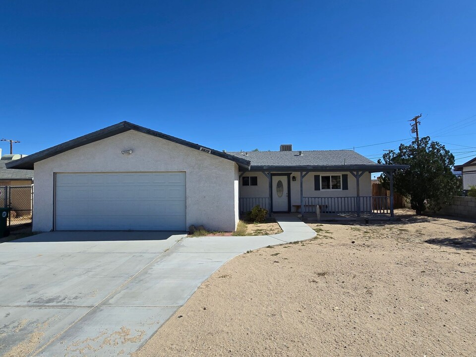 5675 Encelia Dr in Twentynine Palms, CA - Building Photo