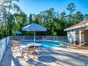 6215 Wilshire Pines Cir in Naples, FL - Foto de edificio - Building Photo