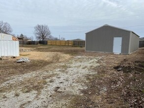 934 Evergreen Ave in Hollister, MO - Building Photo - Building Photo