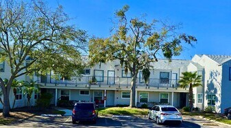 2532 Woodgate Blvd in Orlando, FL - Building Photo