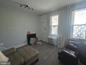 657 N 37th St in Philadelphia, PA - Building Photo - Building Photo