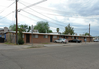 6-plex on 8th Ave in Tucson, AZ - Foto de edificio - Building Photo