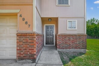4967 S Cancun in Houston, TX - Building Photo - Building Photo