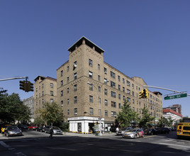 Ravenna Court in Flushing, NY - Building Photo - Building Photo