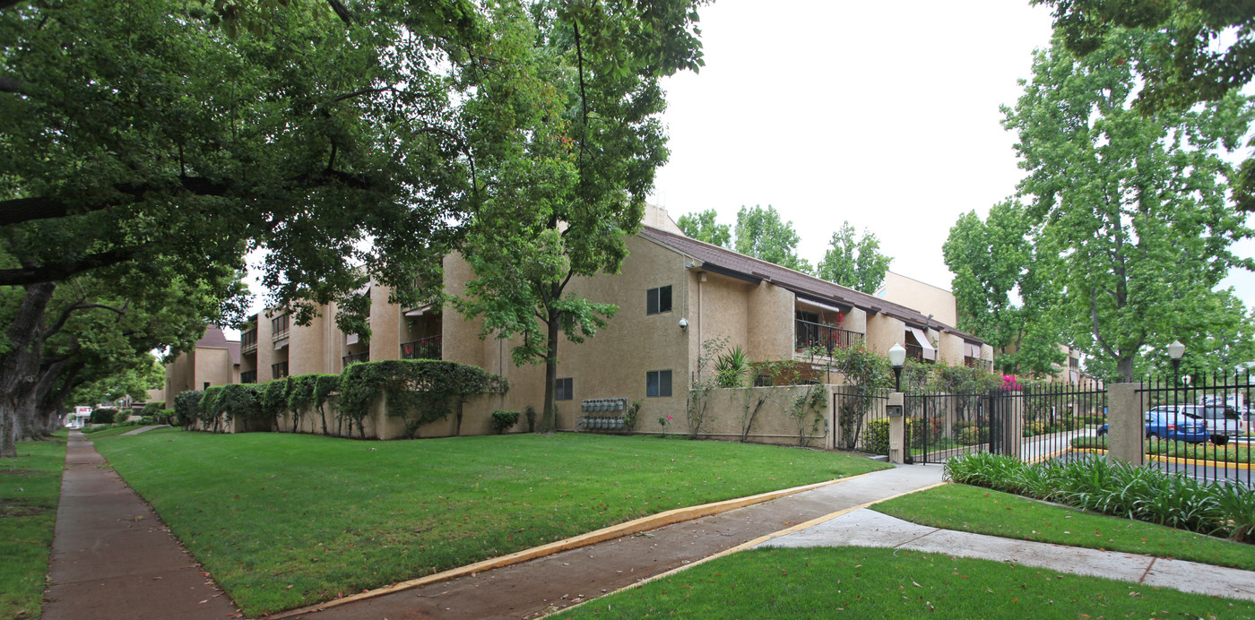 Emerson Village in Pomona, CA - Building Photo