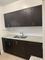 1165 NW 63rd St in Miami, FL - Building Photo