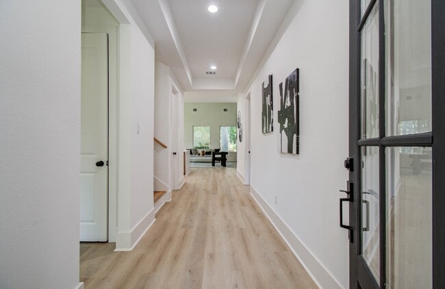 property at 1802 Rollingwood Dr