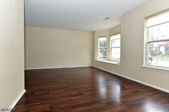 2196 Kent Ct in Mahwah, NJ - Building Photo - Building Photo