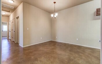 102 Barrett Pl in Edmond, OK - Building Photo - Building Photo