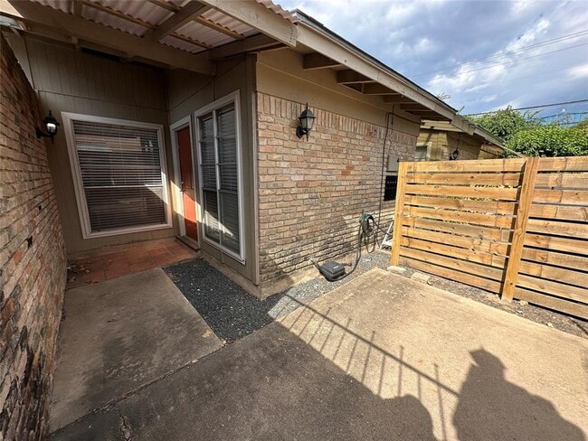 property at 3422 Willowrun Dr