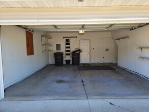 2900 SE Glenstone Dr, Unit Unit # 503 in Grimes, IA - Foto de edificio - Building Photo