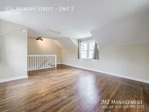 654 Hickory St-Unit -Unit 2 in Milford, MI - Building Photo - Building Photo