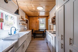 1005 Yew Wood St in Mccall, ID - Building Photo - Building Photo