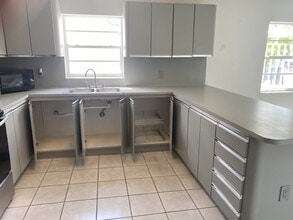 4782 NW Flagler Ter, Unit Ground floor in Miami, FL - Building Photo - Building Photo