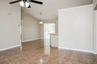 711 Pelican Ct in Kissimmee, FL - Foto de edificio - Building Photo