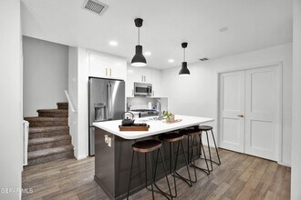 4200 Camelot Heights Dr in El Paso, TX - Building Photo - Building Photo