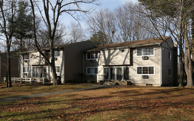 Bunker Hill in Waterbury, CT - Foto de edificio - Building Photo