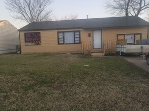 230 e 52nd pl n in Tulsa, OK - Foto de edificio - Building Photo