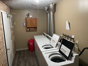 1105 W Maple St NW in North Canton, OH - Building Photo - Building Photo