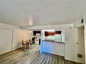 4380 Sandy River Dr in Las Vegas, NV - Building Photo - Building Photo