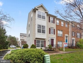 14151 Gabrielle Way in Centreville, VA - Building Photo - Building Photo